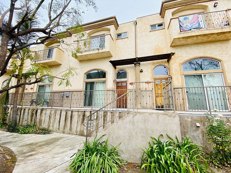 1st image of 8844 Darby Ave
