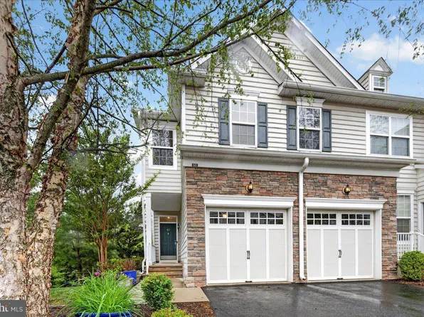 63 Autumn Ln, Skillman, NJ 08558
