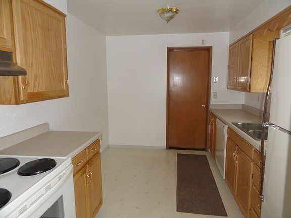 3rd image of 1710 E 61st St