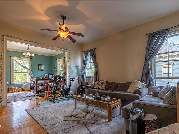 4th image of 37 Parkis Ave #3