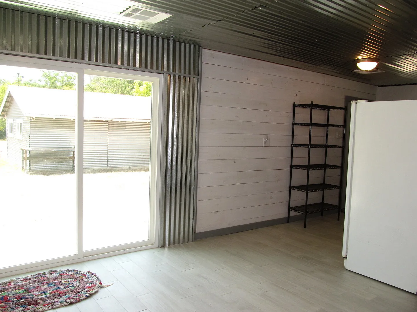 1 Bedroom Cabin On The Creek — Photo 4