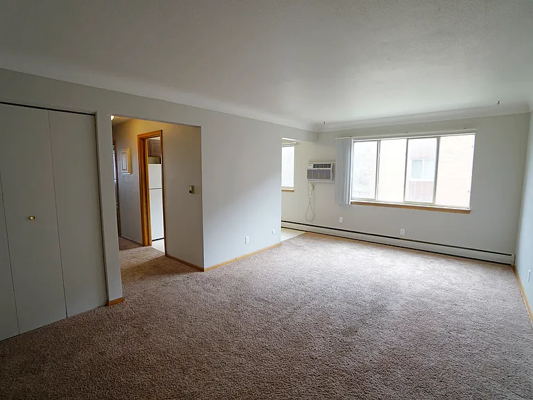 Como Lake Estates — Photo 10