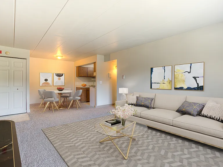 Windsor Woods Apartments — Photo 14
