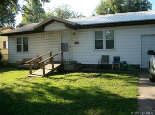 212 NW 2nd St, Pryor, OK 74361