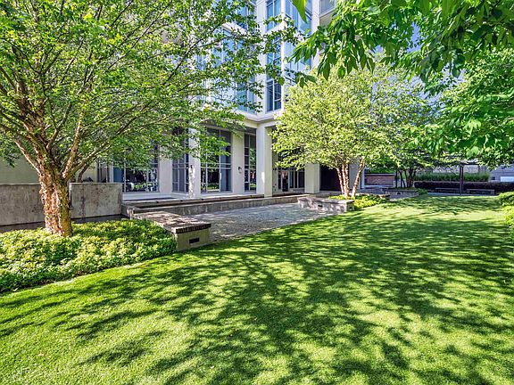 5th image of 608 Belmont St #1109