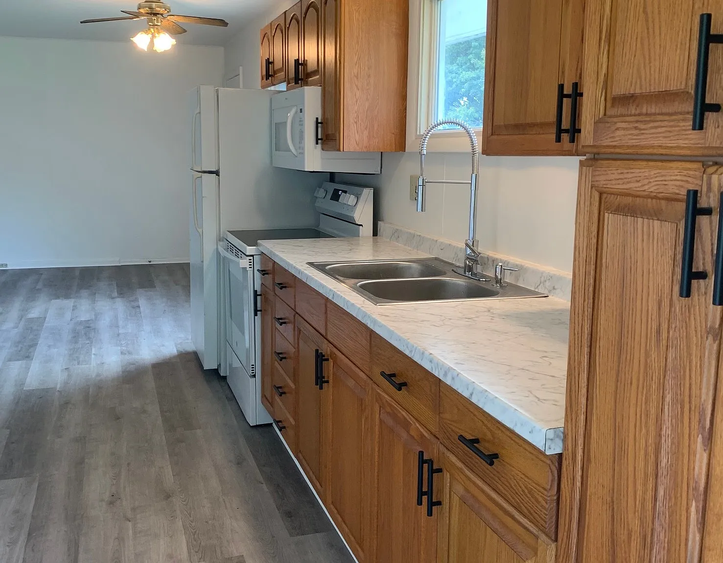 2 bed, 700 sqft, $1,095 — Photo 4