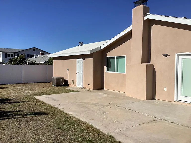 7455 Baltic St — Photo 16