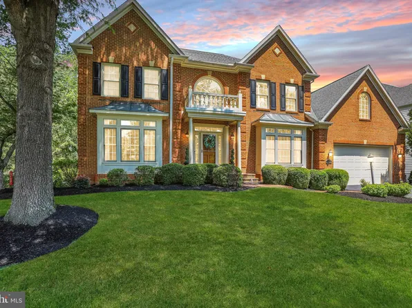 18301 Mid Ocean Pl, Leesburg, VA 20176