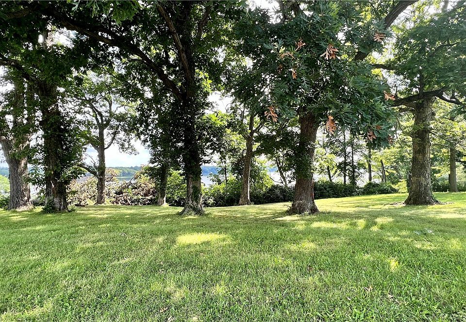 2nd image of 355 E Mueller Ct