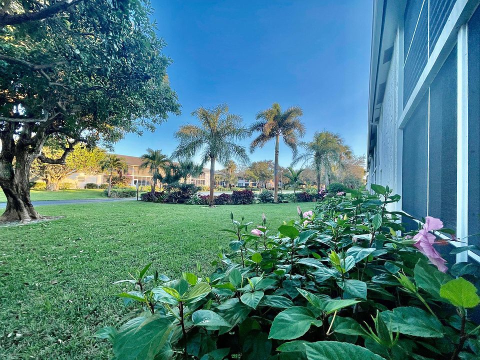 1st image of 10 Garden Street #106s