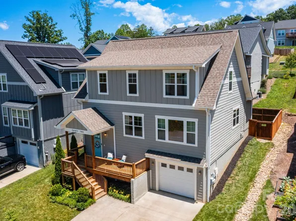 32 Greenwood Fields Dr, Asheville, NC 28804