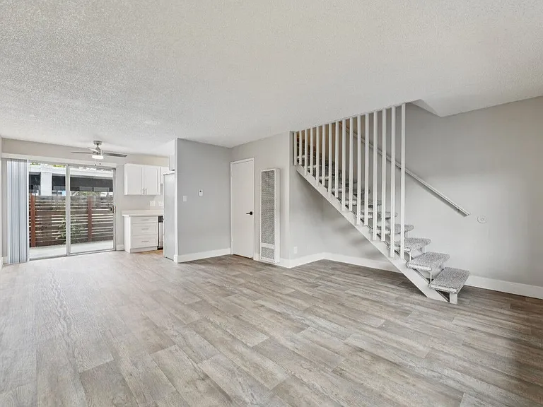 The Valley Apartments — Photo 27
