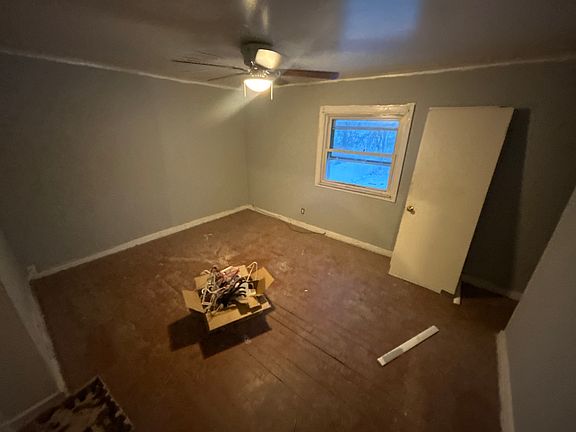 4th image of 2119 Emerson St