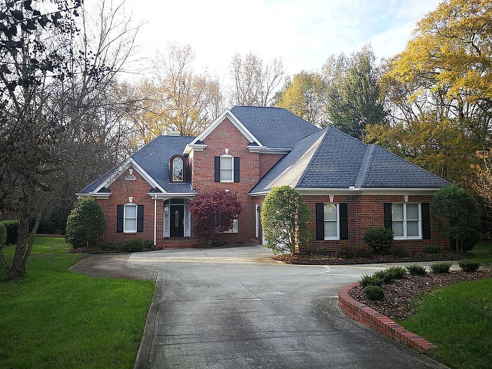 1st image of 8631 Tullamore Park Cres