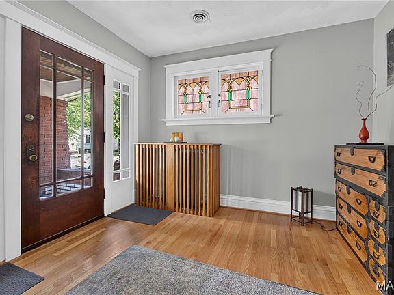 4th image of 900 Trinity Ave