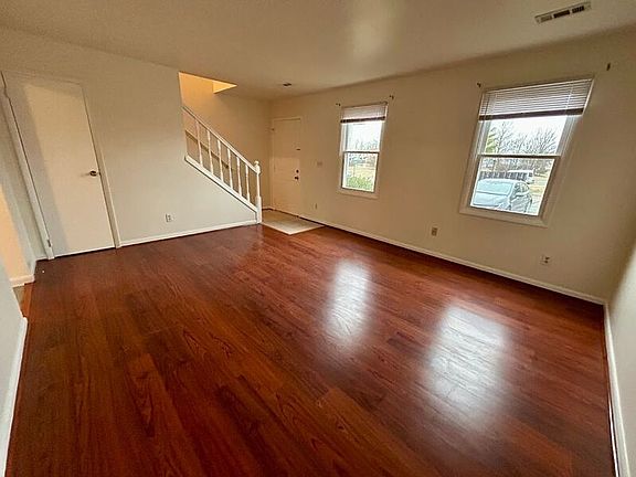 4th image of 5209 Daffodil Dr