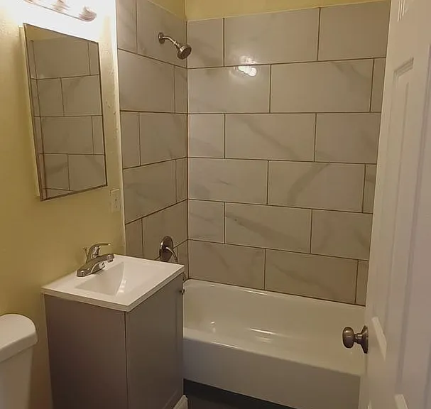 2501 Edison Ave #34 — Photo 16