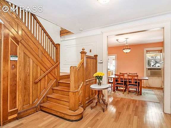 5th image of 1406 Avenue House