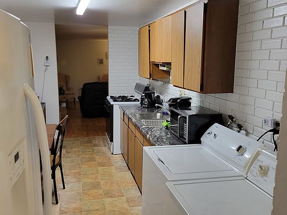 2nd image of 16604 Oxford Dr