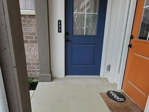 2nd image of 686 Daphne Way #686