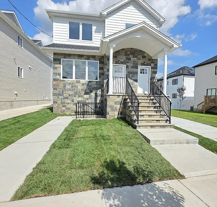 91 Bombay St #1