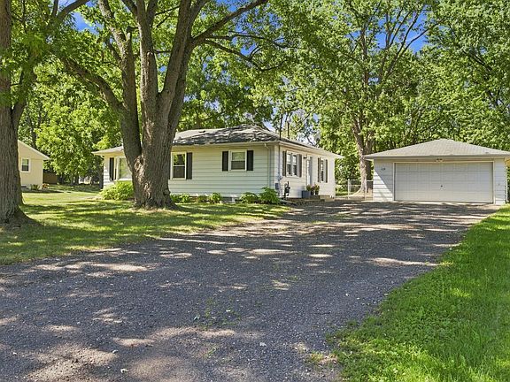 2nd image of 125 Hackberry Hl