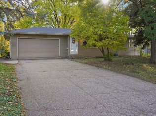 1776 Gabbro Trl, Eagan, MN 55122