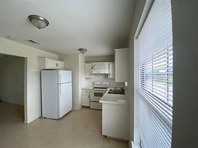 1st image of 4601 S 24th St #9