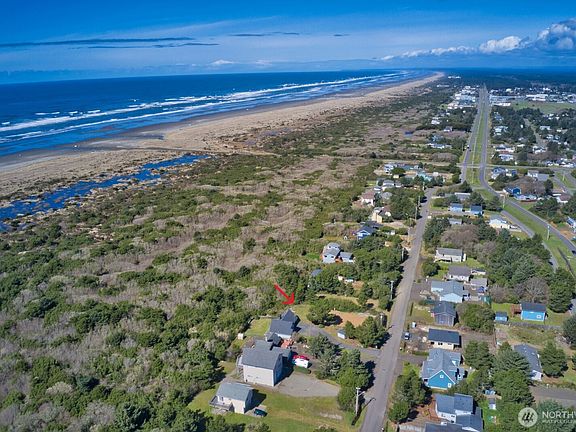 4th image of 317 Sand Dune Avenue NW