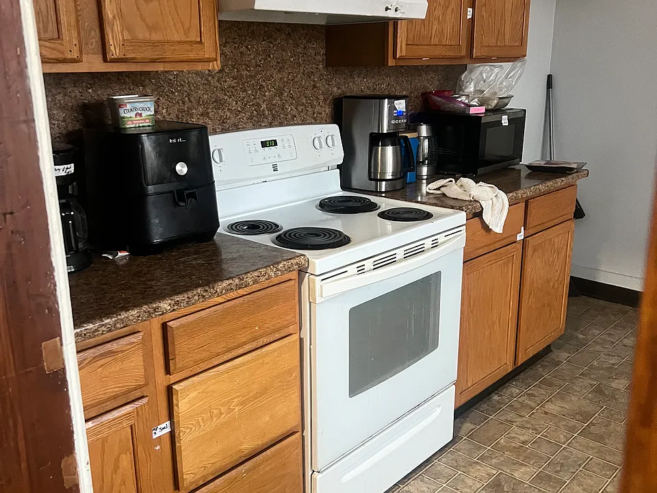 7 Cottage Pl #4