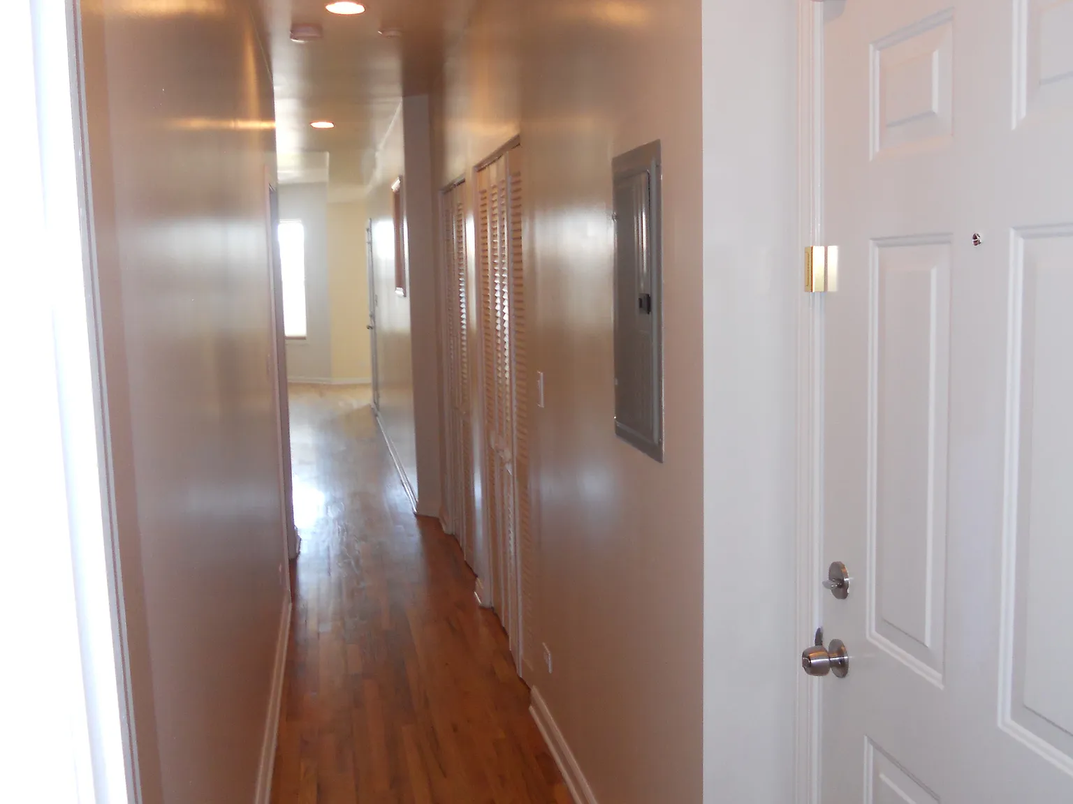 2 bed, 1400 sqft, $2,200 — Photo 4
