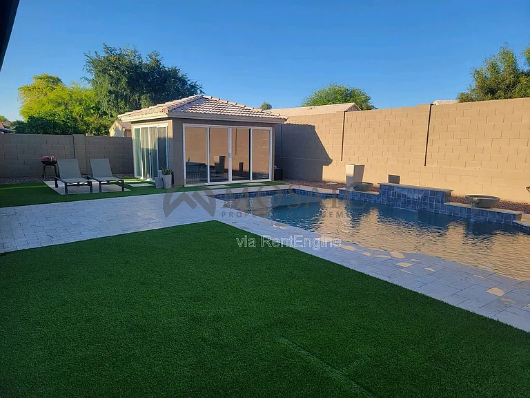 411 N Leoma Ln — Photo 18