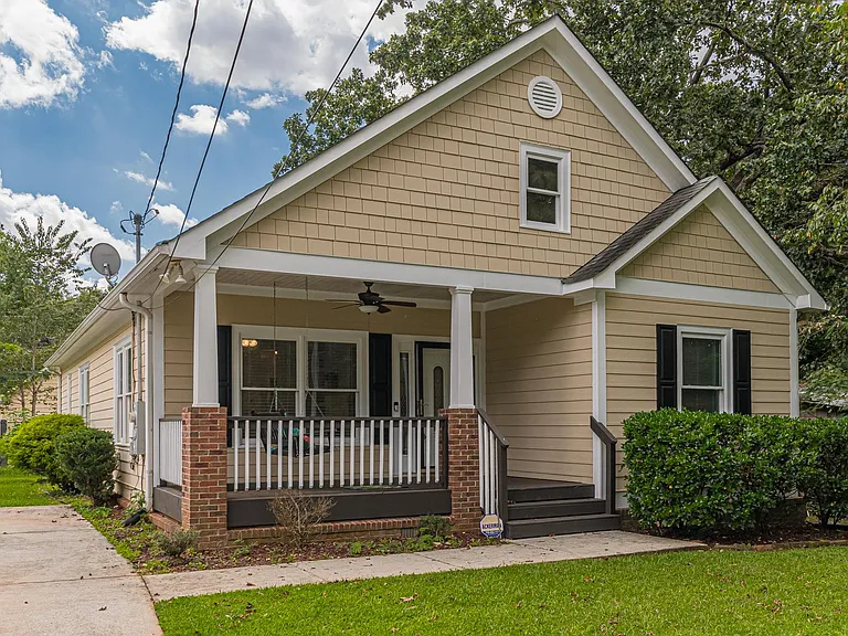 1912 E Farris Ave — Photo 3