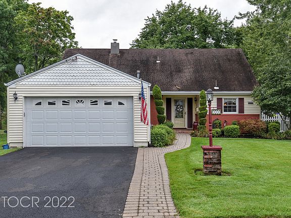 2nd image of 133 Hartland Ave