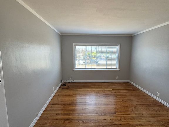 5th image of 739 E Willow St #739B
