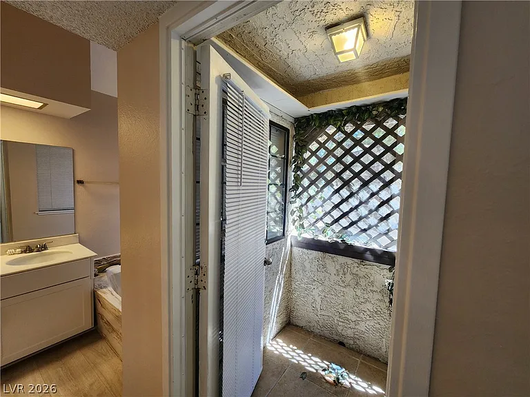 4732 Obannon Dr #D — Photo 31