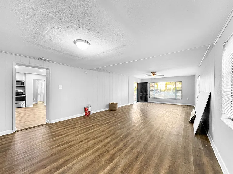 1510 S Miller Rd — Photo 4