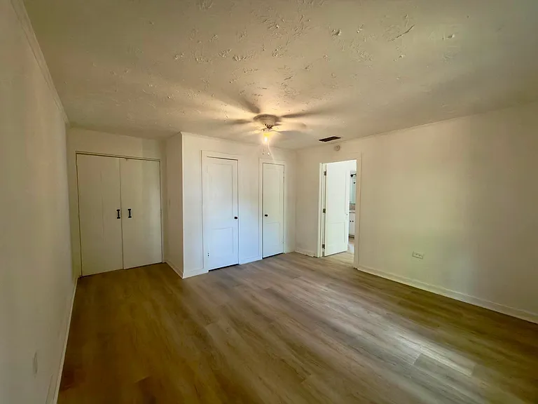 1603 E Main St — Photo 25