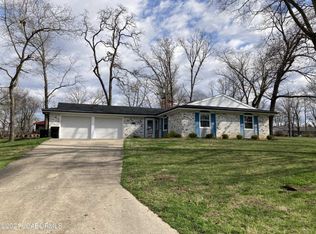 114 Meadow Wood Dr, Centertown, MO 65023