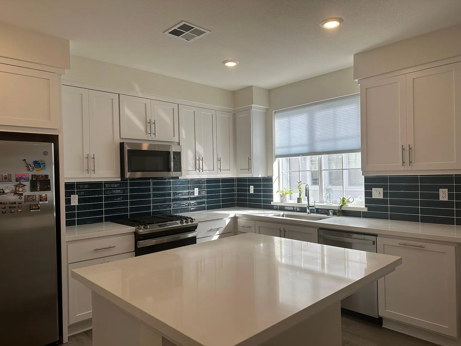 2 bed, 2.5 bath, 1424 sqft, $3,800 — Photo 2