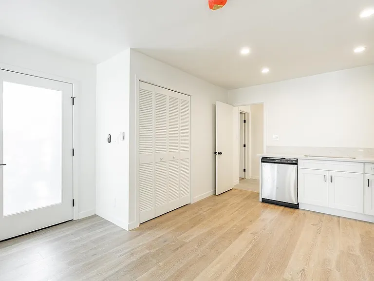 4511 Utah St — Photo 16