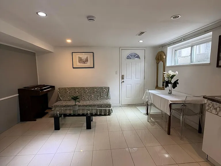 430 Balkan Rd #BASEMENT — Photo 8