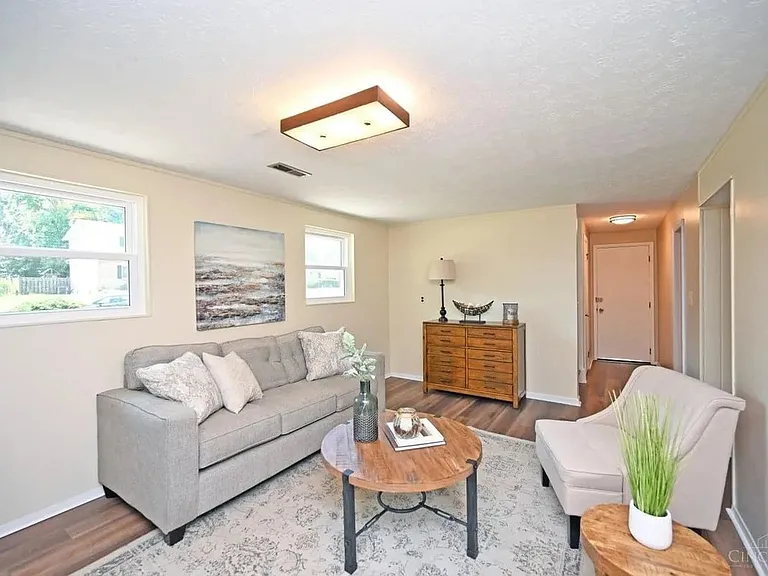 8608 Linderwood Ln — Photo 5