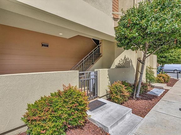 5th image of 3751 Klamath Ln
