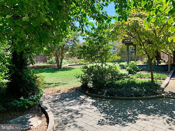 4th image of 4117 Bennett Dr