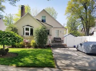 97 Whitehall St, Staten Island, NY 10306