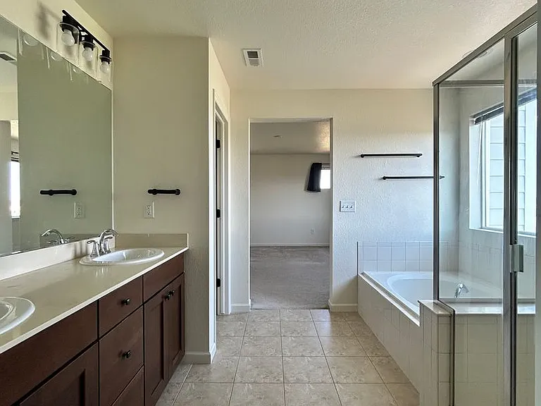 502 W 169th Pl — Photo 26