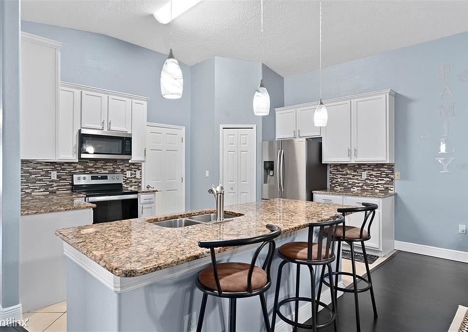 1st image of 639R Mesilla Dr