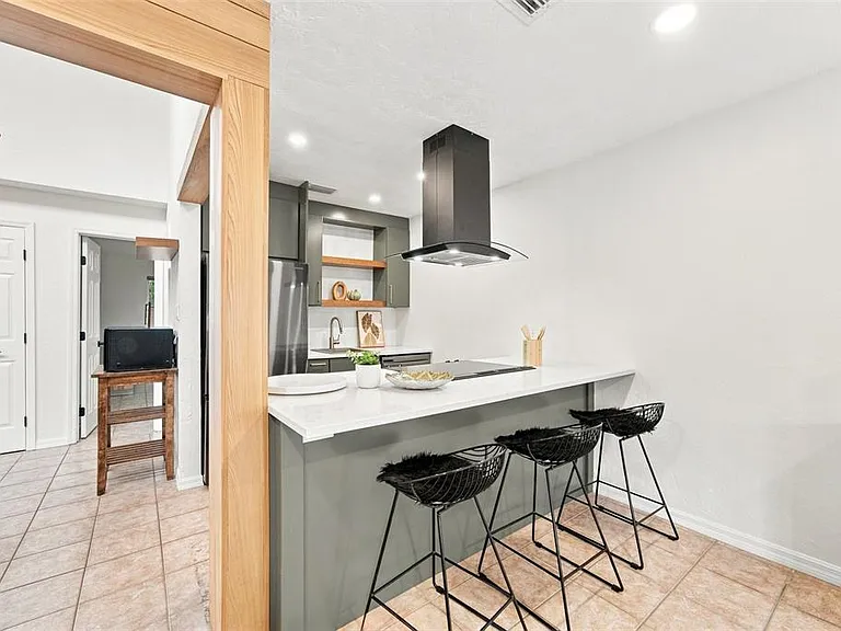 747 SE 2nd Pl #2 — Photo 8
