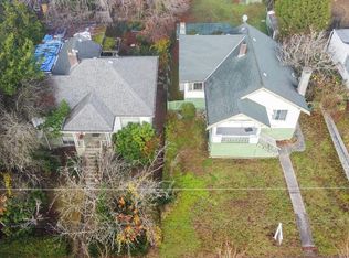 442 W 14th St, North Vancouver, BC V7M 1P7